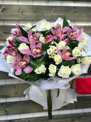 Букет цветов из: Розы и Хризантемы в Новой Майне