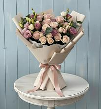 Букет цветов из:  Розы и Лизиантусы в Новой Майне