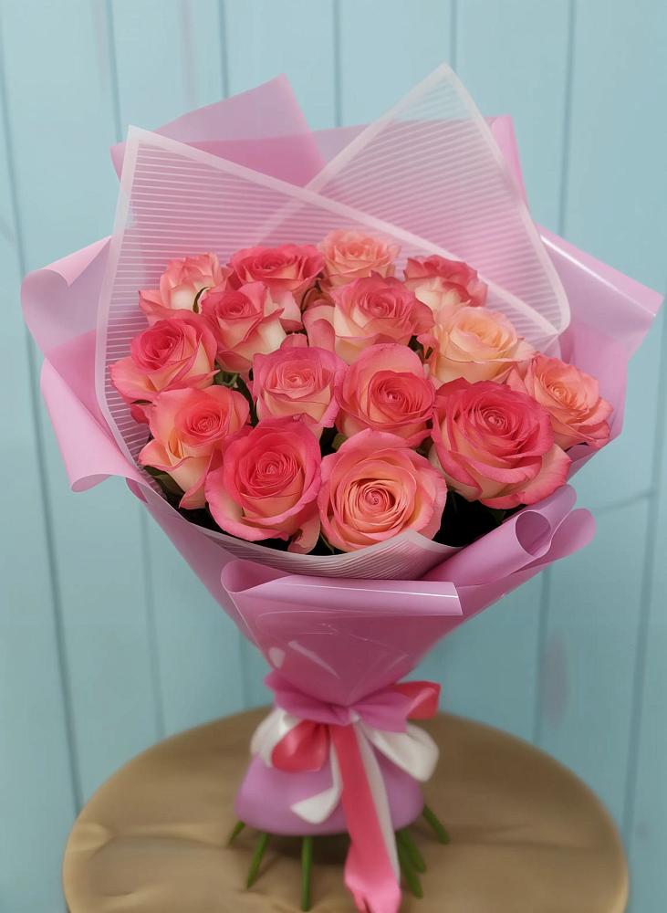 Букет 15 Розовых роз Равель в Новой Майне