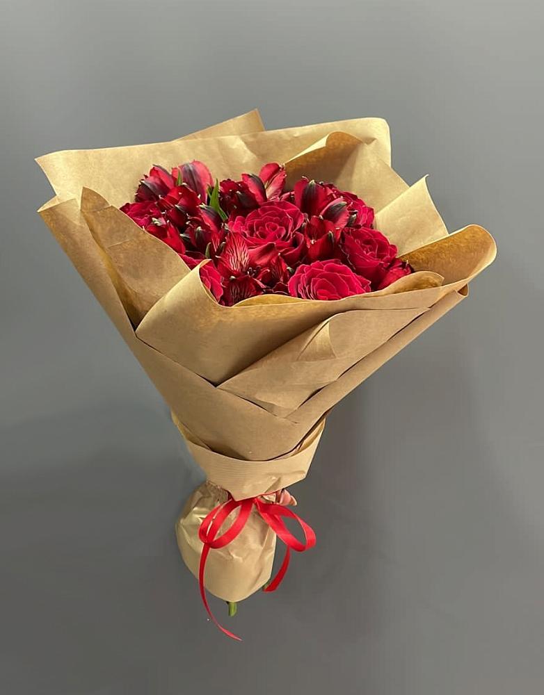 Букет цветов из: Альстромерии и Розы в Новой Майне