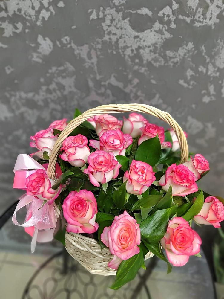 Цветочная композиция из Розы в корзине в Новой Майне