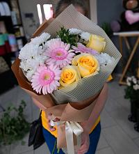 Букет цветов из:  Герберы, Розы и Хризантемы в Новой Майне