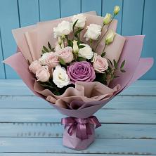 Букет цветов из:  Розы и Лизиантусы в Новой Майне