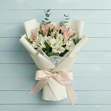 Букет цветов из:  Альстромерии #REPLACE_PRED# Новой Майне