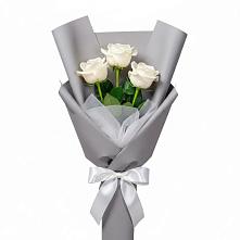 Букет 3 белые розы в Новой Майне