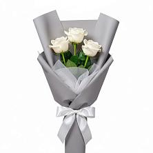 Букет 3 белые розы в Новой Майне
