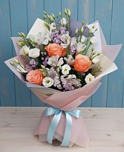 Букет цветов из:  Лизиантусы, Розы, Альстромерии и Гипсофила в Новой Майне