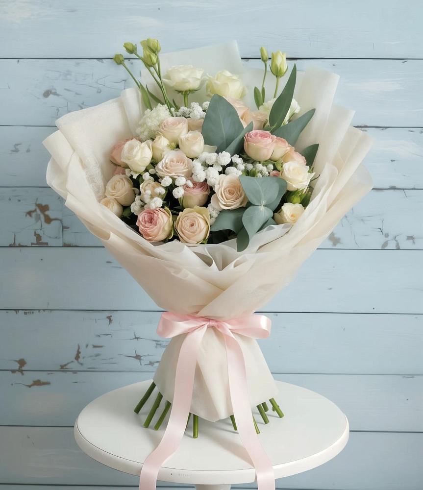 Букет цветов из: Розы и Лизиантусы в Новой Майне