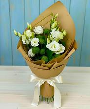 Букет цветов из:  Хризантемы и Лизиантусы #REPLACE_PRED# Новой Майне