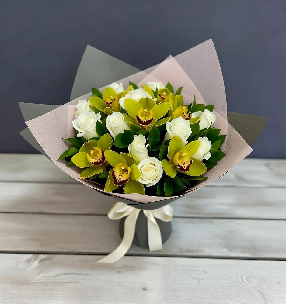 Букет цветов из: Орхидеи и Розы в Новой Майне