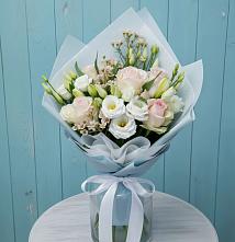 Букет цветов из:  Розы и Лизиантусы в Новой Майне