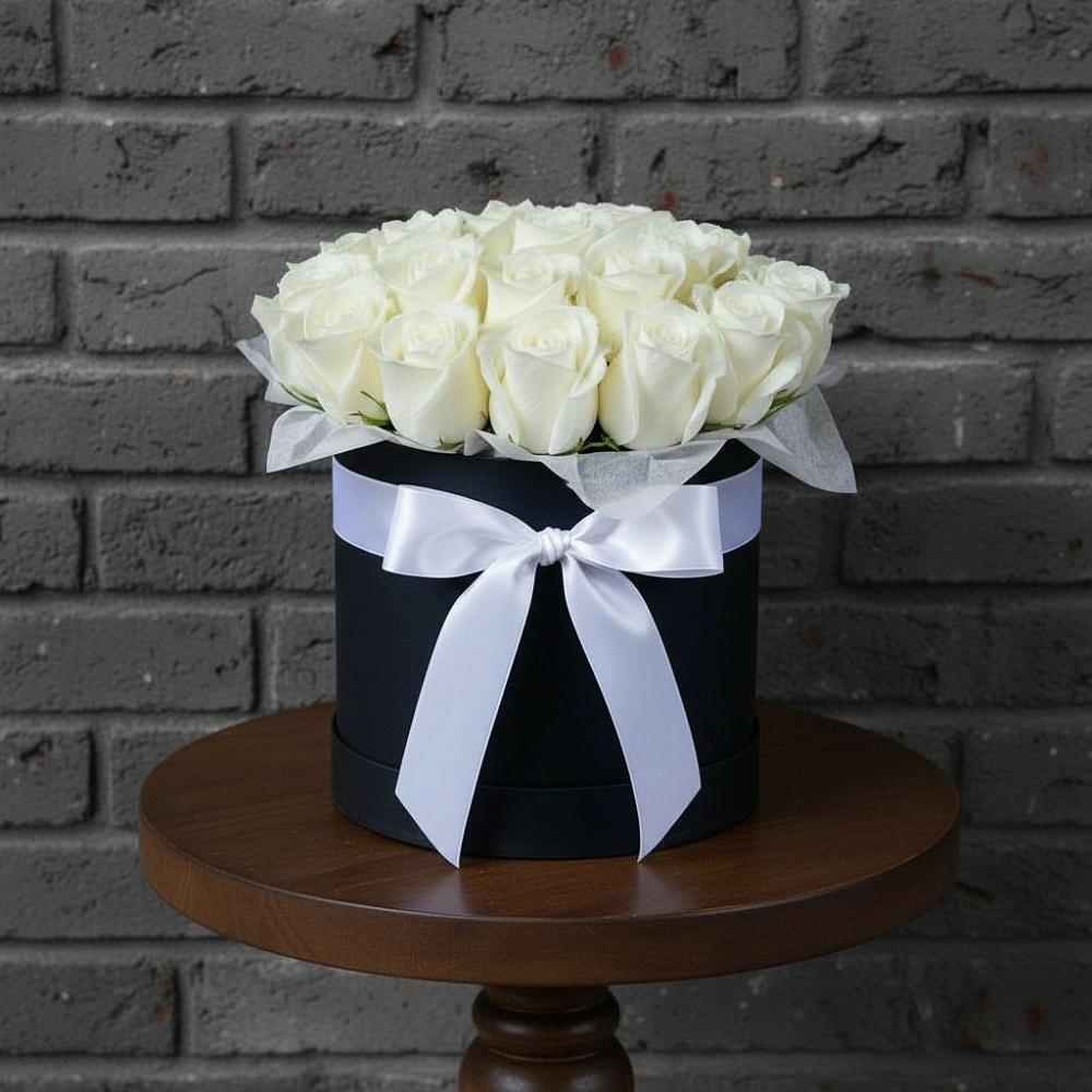 Цветочная композиция из Розы в шляпной коробке в Новой Майне