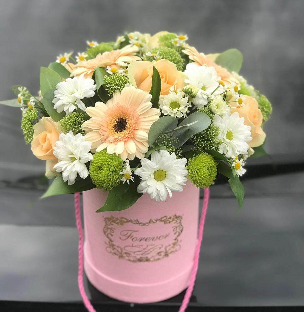 Цветочная композиция из Розы, Герберы и Хризантемы в шляпной коробке в Новой Майне