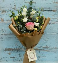 Букет цветов из:  Розы и Лизиантусы в Новой Майне