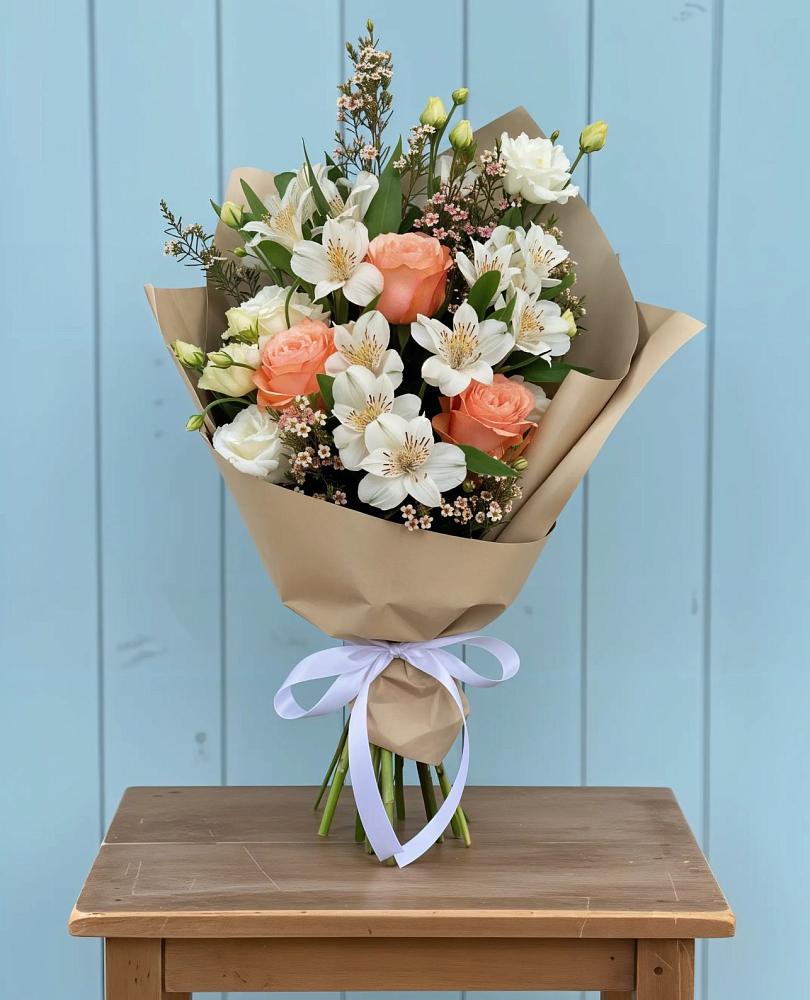 Букет цветов из: Альстромерии, Лизиантусы, Розы и Хризантемы в Новой Майне